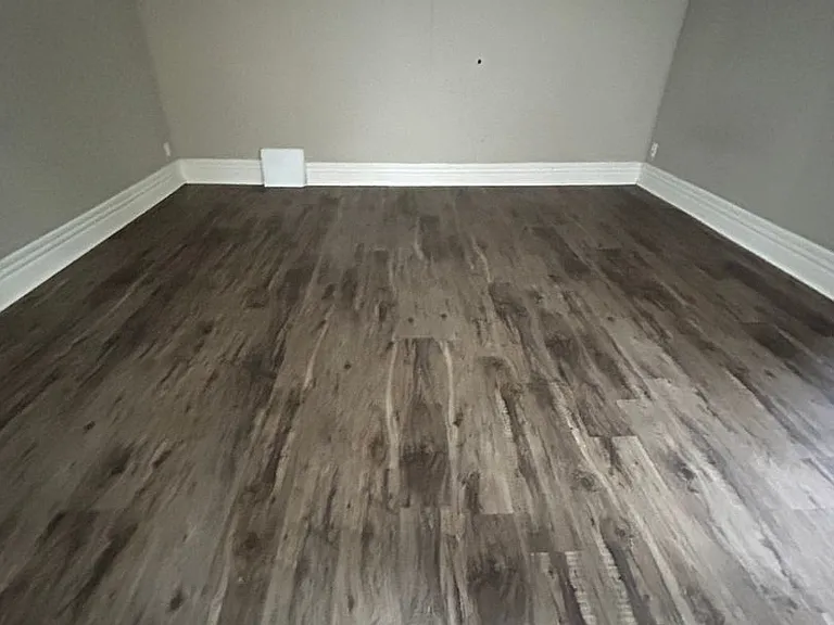 620 7th St S #6 — Photo 3