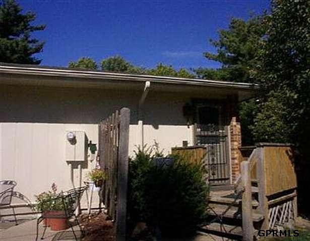 1st image of 819 N 122nd Ct