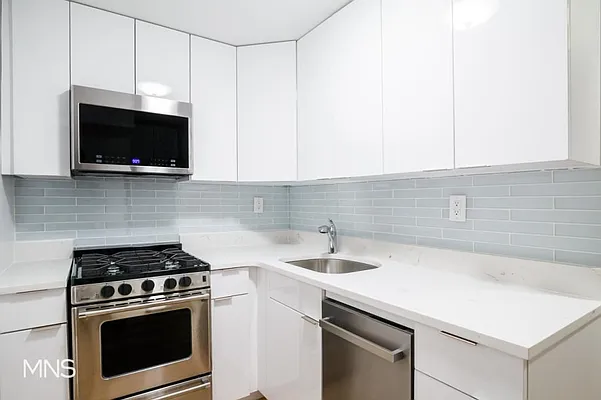 Rented by MNS Marketing | media 25