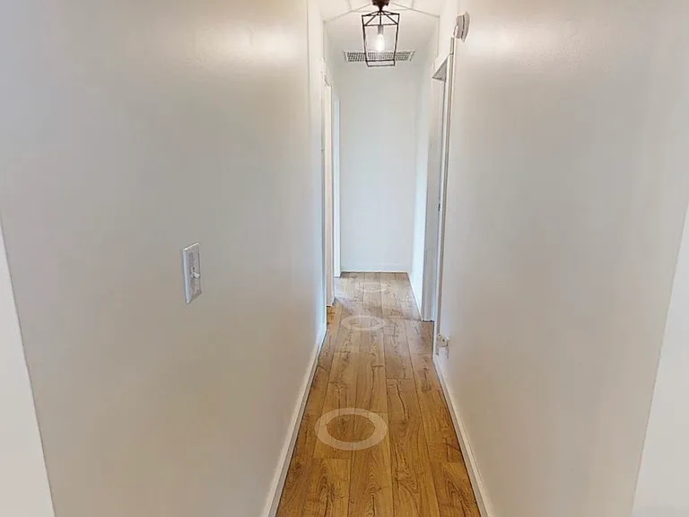 1376 Deerfield Rd — Photo 7