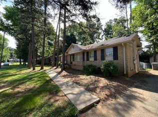 2932 Amity Garden Ct, Charlotte, NC 28205