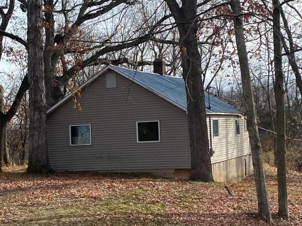 1273 E Bridge St, Lyons, MI 48851