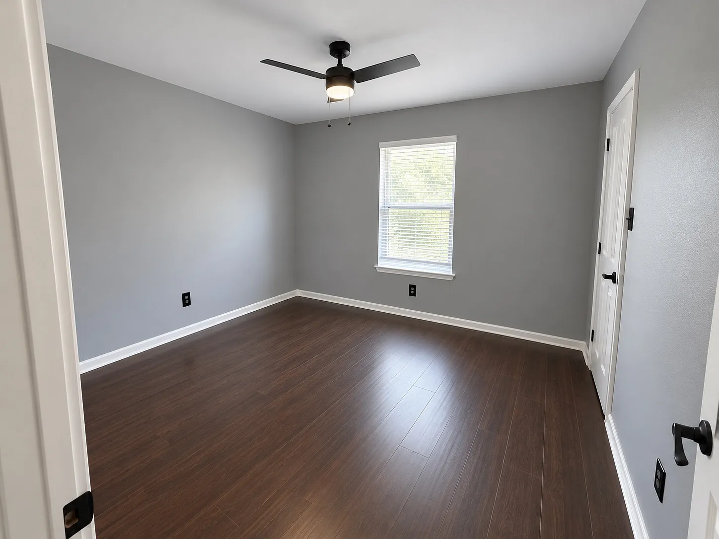 3 bed, 1619 sqft, $1,900 — Photo 2
