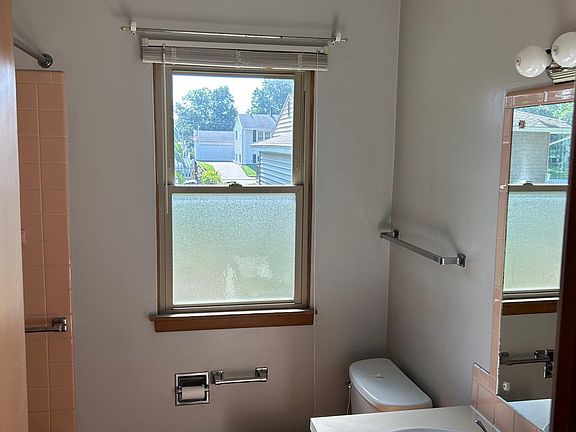 4th image of 411 34th Ave APT 1