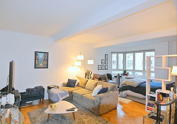 1st image of 333 W 57th St #403/1
