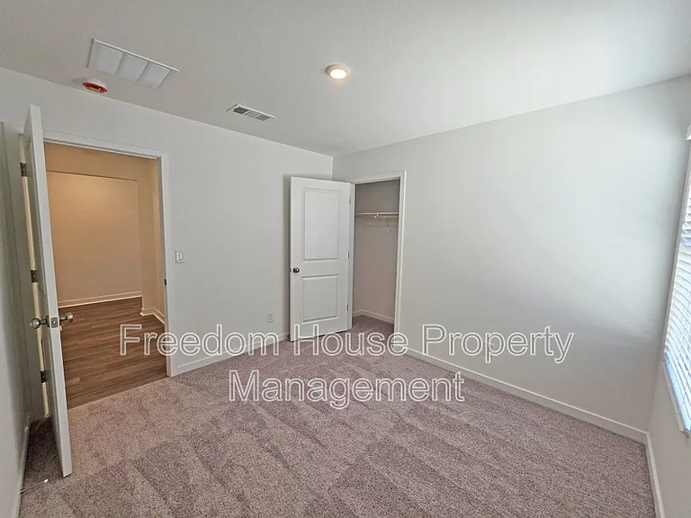 660 E Huyana Wind Dr — Photo 20
