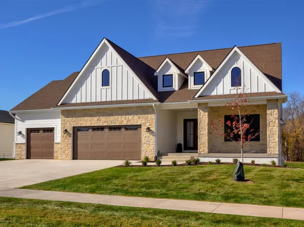 8020 NW 106th Ct, Johnston, IA 50131