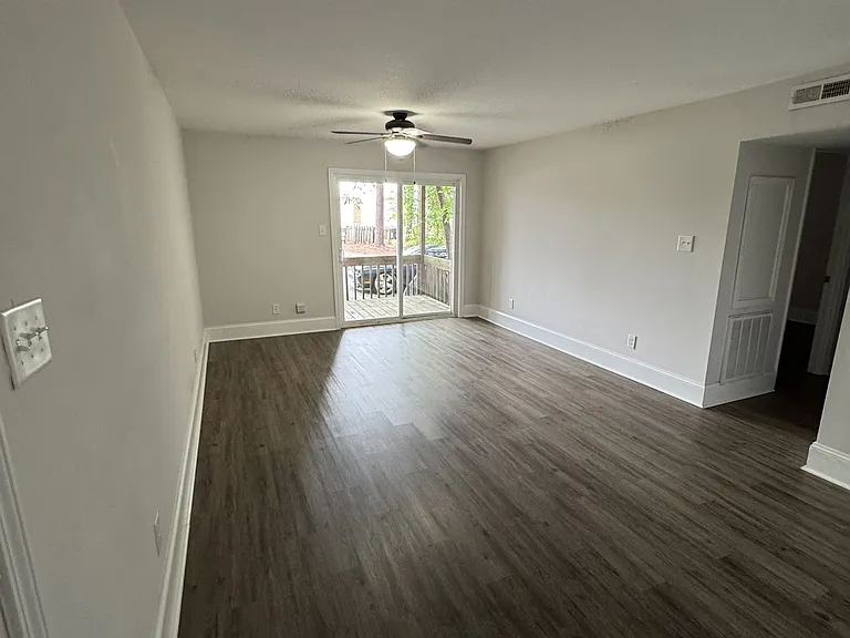 220 Shaw Ave #1 — Photo 7