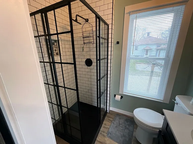 1336 Wolcott Ave — Photo 13