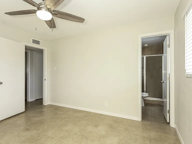 8301 E Turney Ave — Photo 11