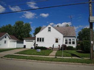 1210 Mill St, New London, WI 54961