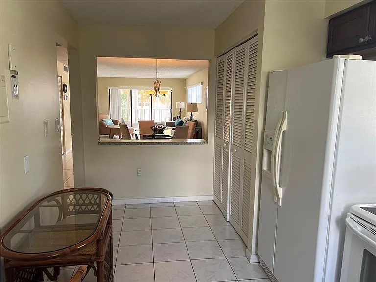 445 SE 21st Ave #201 — Photo 8
