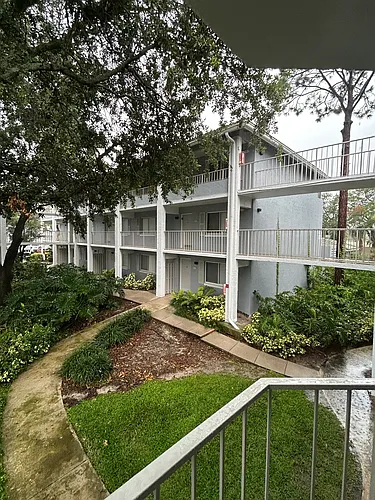 109 Oyster Bay Cir #240 Photo 1