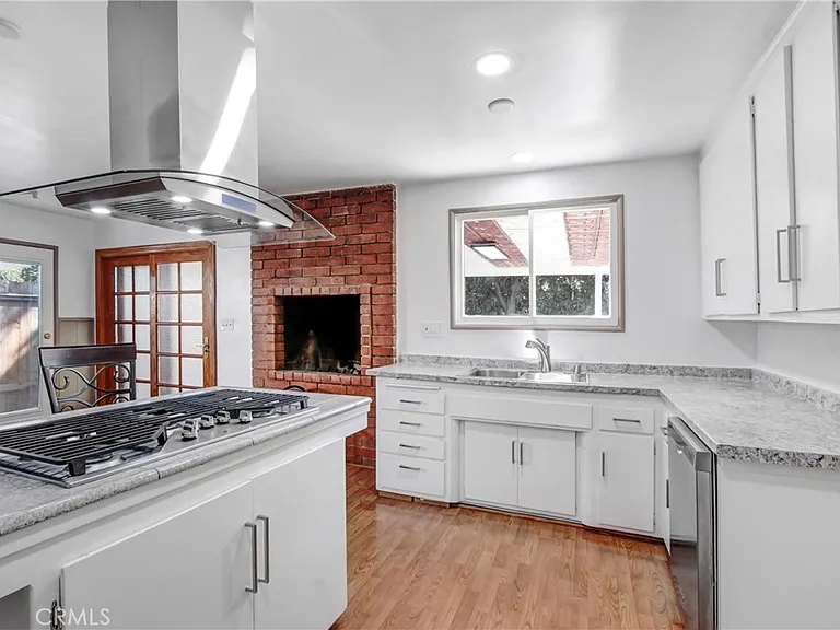 6904 Royer Ave — Photo 2