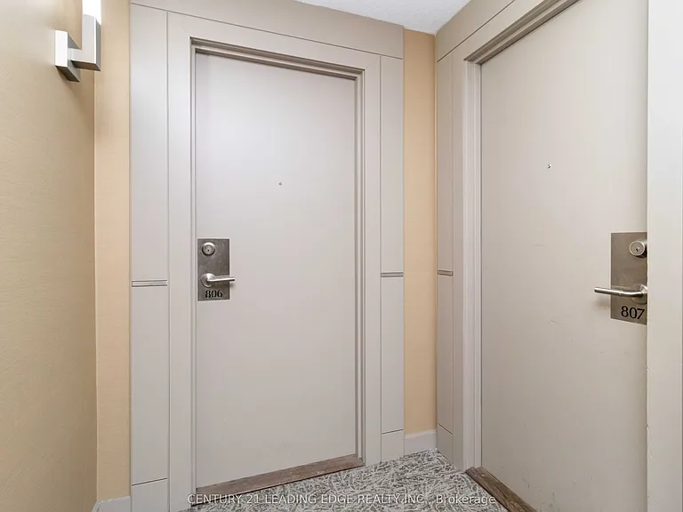 330 Burnhamthorpe Rd W #806 — Photo 3