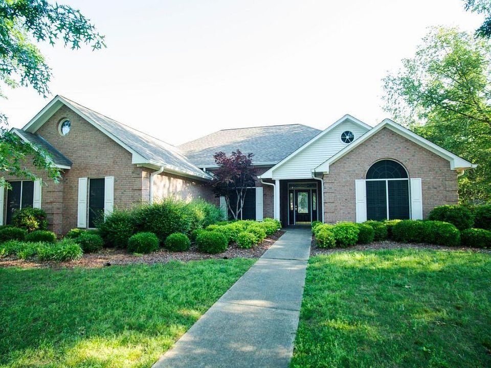 1st image of 104 Gardenia Dr