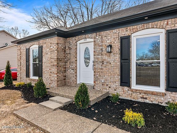 3rd image of 1112 Herr Ln