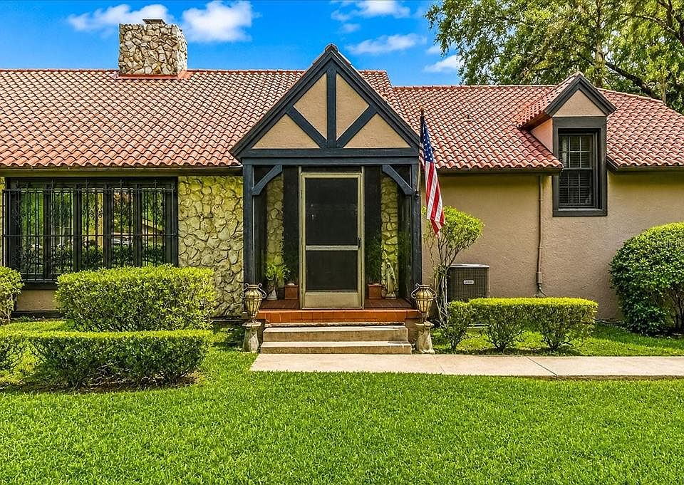 1st image of 411 SW 38TH STREET