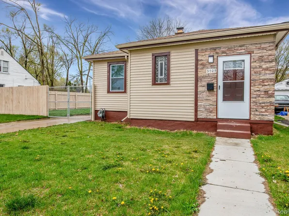 9025 Stout St, Detroit, MI 48228