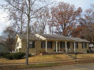 706 Windingpath Ln, Ballwin, MO 63021
