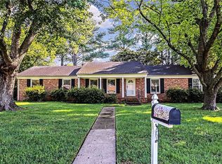517 Summit Ridge Dr, Chesapeake, VA 23322