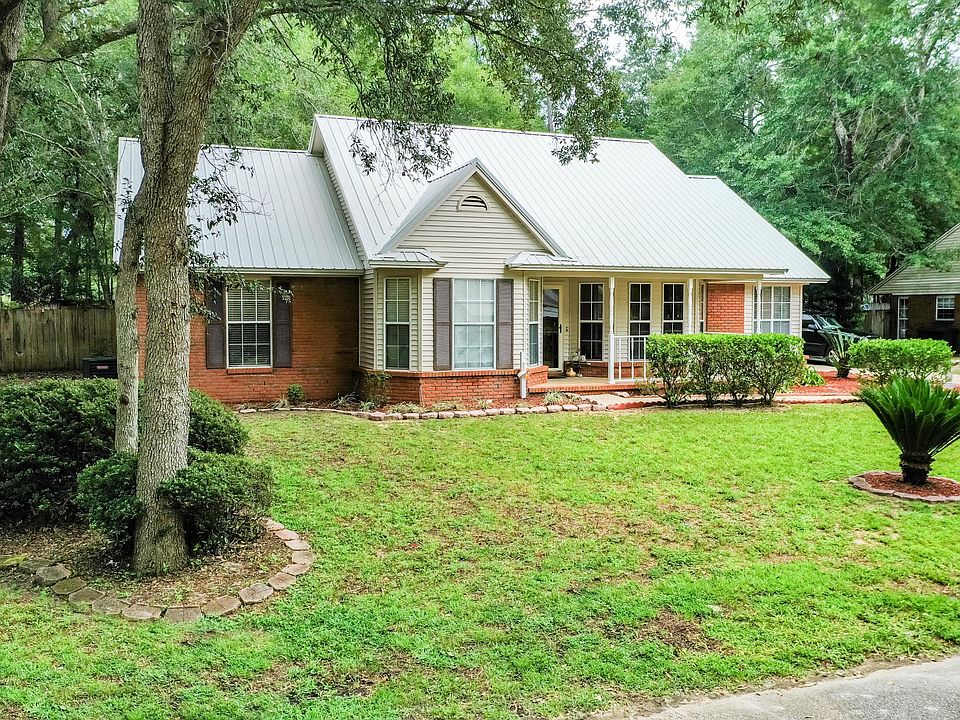 2nd image of 2755 Savannah Ln