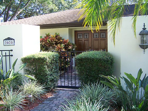 4th image of 2020 Spanish Pines Dr