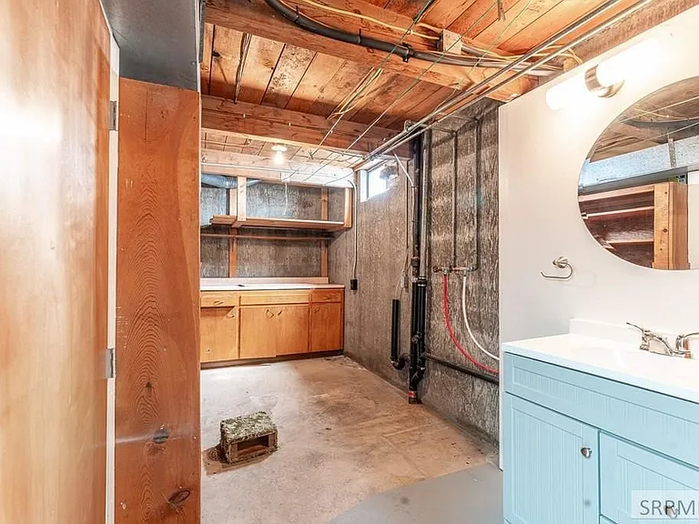 328 Melrose Dr — Photo 24