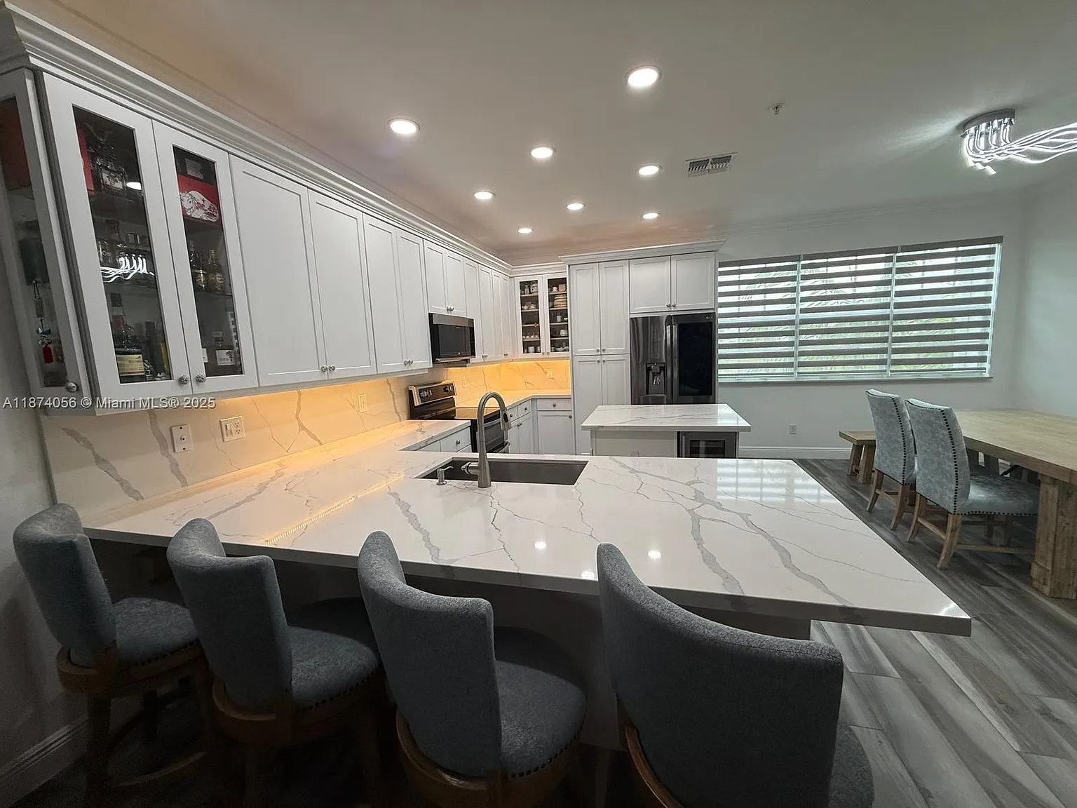 3 bed, 1955 sqft, $4,000 — Photo 2