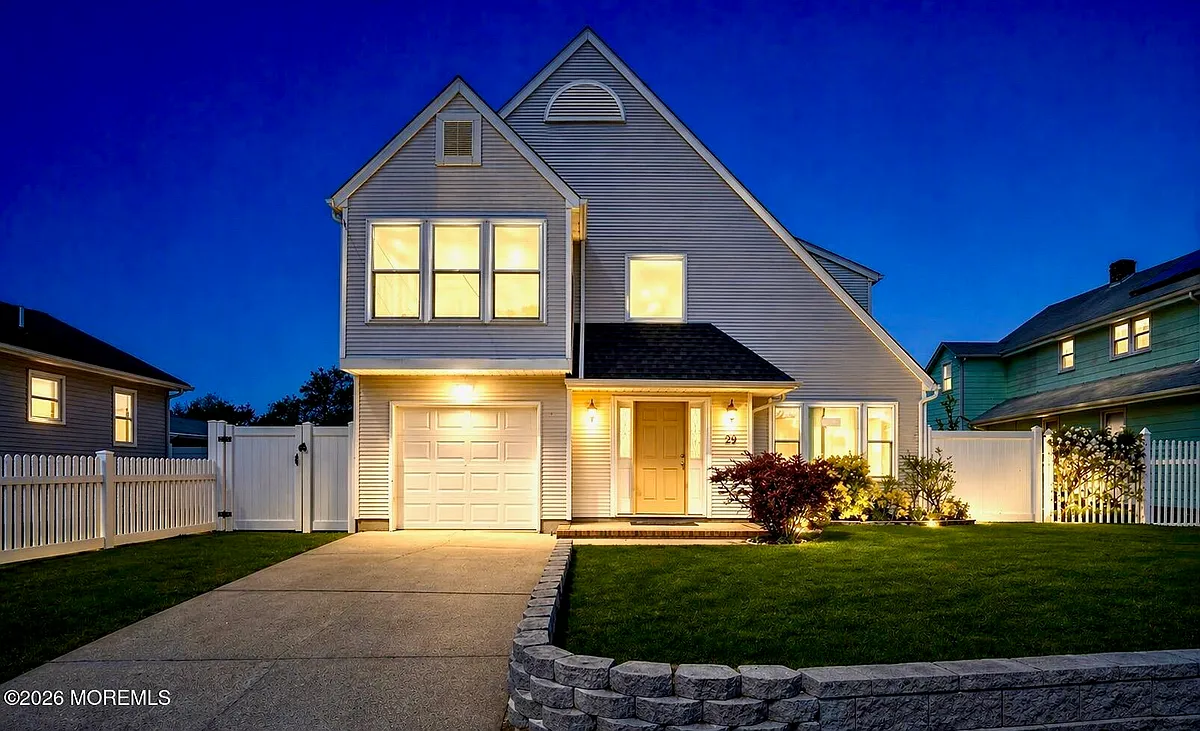 Building Photo - 29 Lohsen Ave