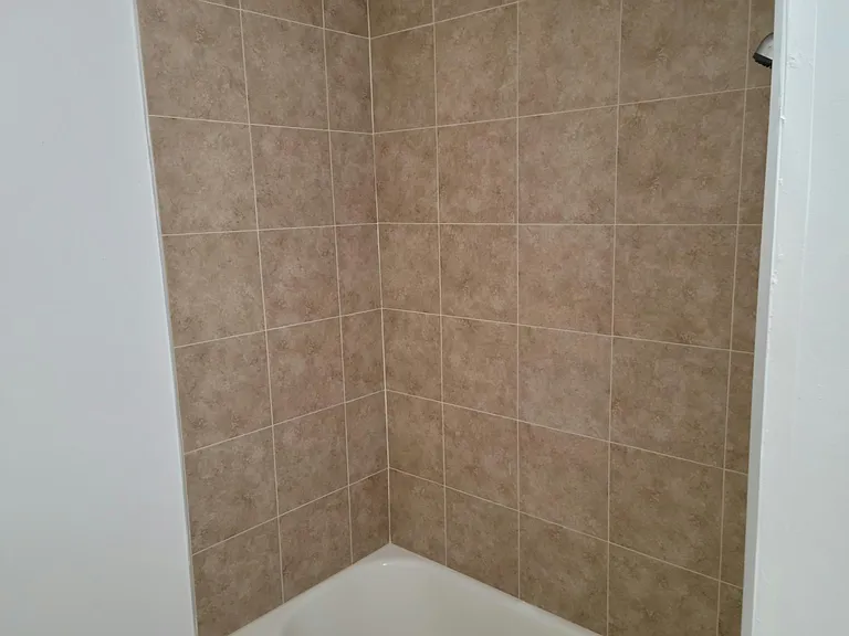 801 Carver St — Photo 3