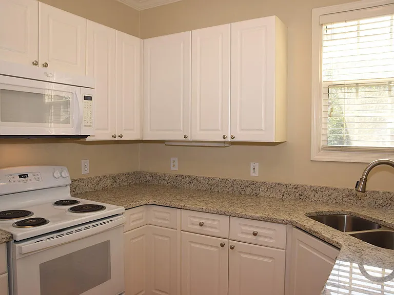 7711 Astoria Pl — Photo 11