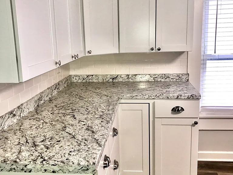 407 Willis Ave #2 — Photo 5