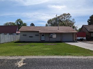 427 S Fairview Ave, Burns, OR 97720