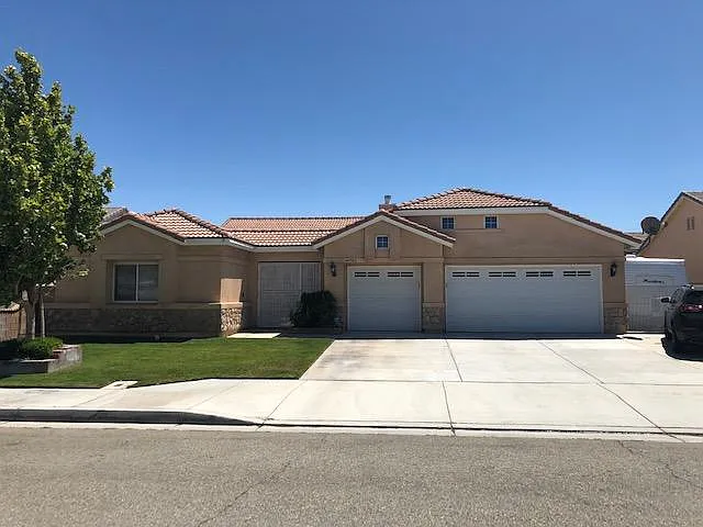 44542 Palo Verde St photo 1