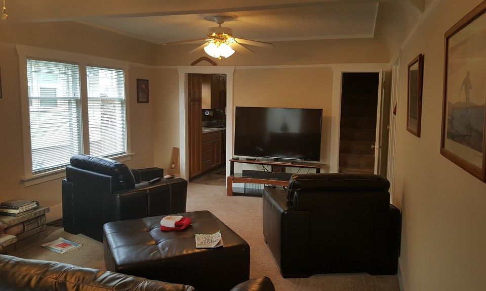 2nd image of 521 S 51st St