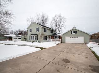 53 Meadowbrook Dr, Albion, NY 14411