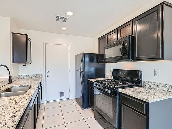 4th image of 4539 Cotton Quail Ave