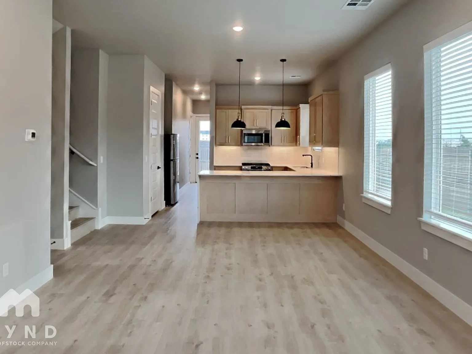 3 bed, 2.5 bath, 1749 sqft, $2,600 — Photo 2