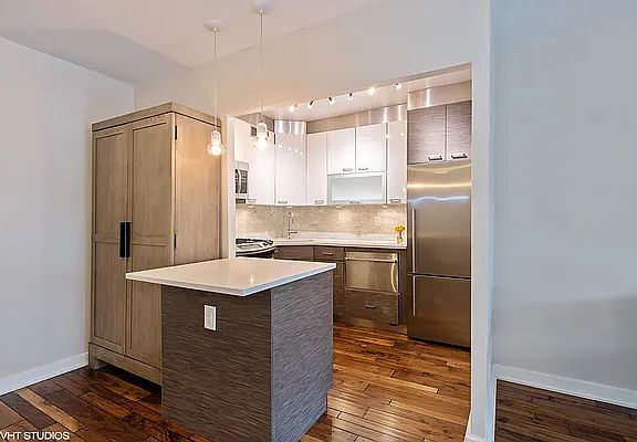 3rd image of 85 Livingston St APT 6E