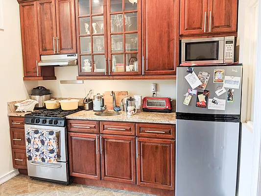 Rented by Ulas Real Estates Inc | media 33