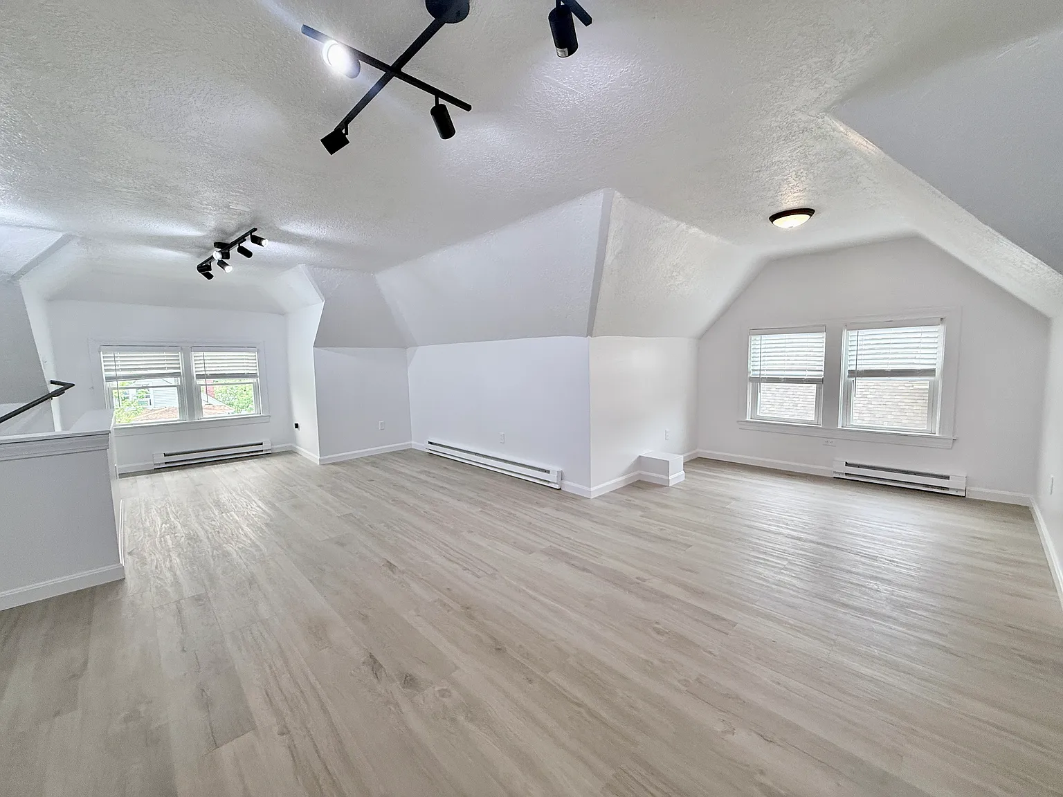 1 bed, 745 sqft, $1,875 — Photo 2