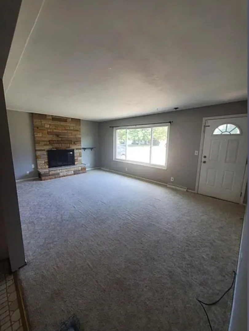3 bedroom Kentwood Home for Rent — Photo 2