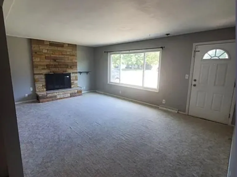 4517 Curwood Ave SE — Photo 2
