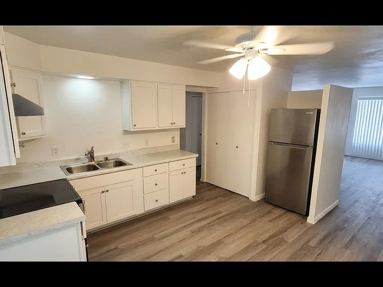 3133 E Glenrosa Ave #3 — Photo 2