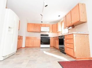 61 Madison St, Amesbury, MA 01913