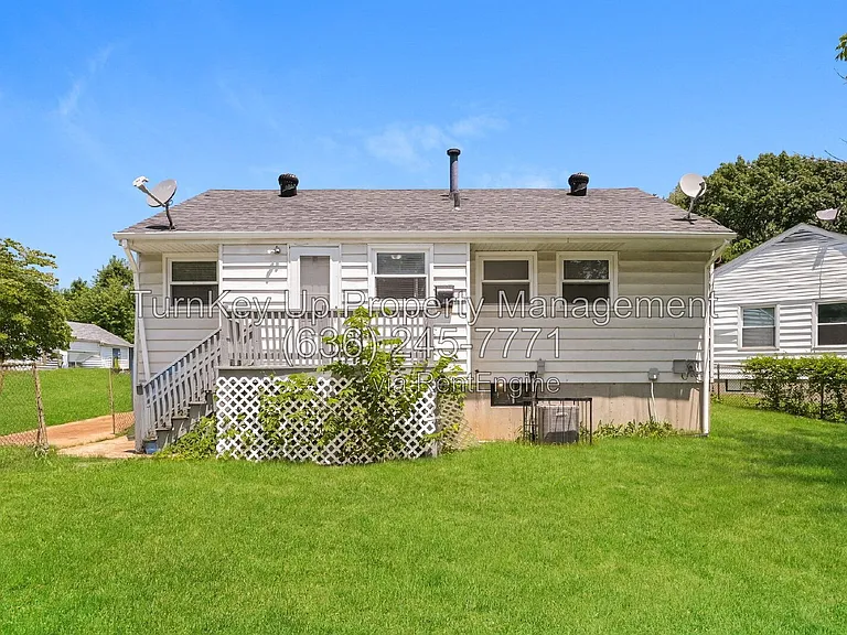 10300 Ross Cir — Photo 3