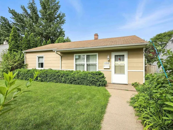 2318 N Lincoln Ave, Davenport, IA 52804