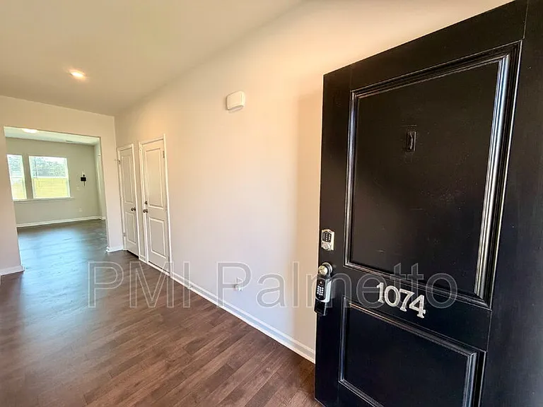 1074 Cornelia St — Photo 3
