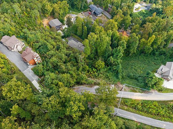 4th image of 430 Greystone Heights Rd